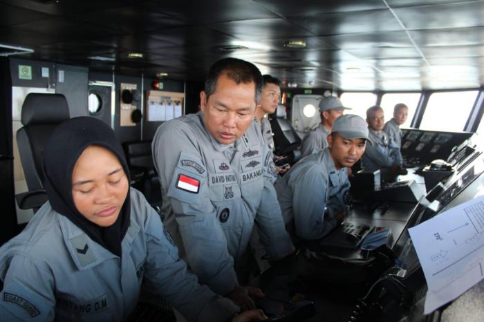 Tiada Kata Libur Untuk Sang Penjaga Laut Nusantara