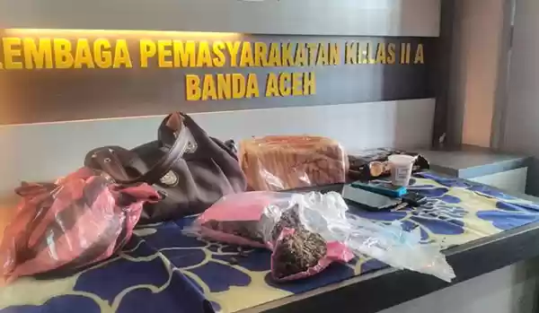 Bongkar Pintu  dan Conkel Jeruji Besi Sel, Tiga Napi Kabur