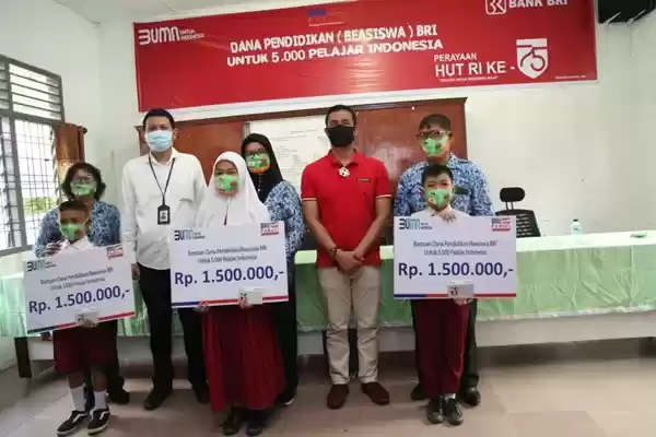 Meriahkan HUT RI Ke-75, 130 Siswa Siantar Terima Beasiswa BRI