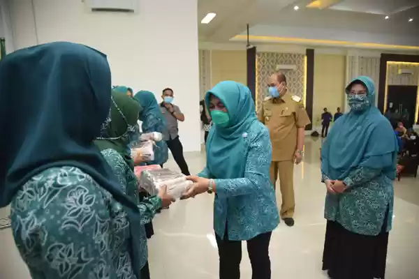 Nawal Edy Rahmayadi 'Gebrak Masker' di Tebing Tinggi