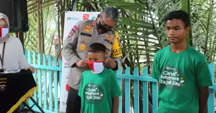Irjen Pol Martuani Sormin Ajak Masyarakat Cintai Mangrove Sejak Dini