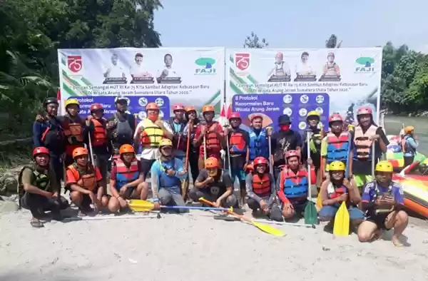 Semarakkan HUT RI Ke-75, FAJI Sumut Gelar Arung Jeram di Sungai Buaya Silinda