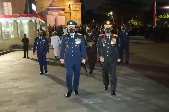 Panglima TNI Ikuti Apel Kehormatan dan Renungan Suci