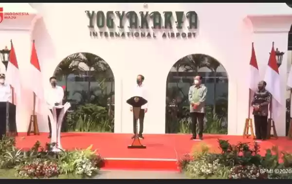 Presiden Jokowi Resmikan YIA Dan Bagikan Banpres Produktif