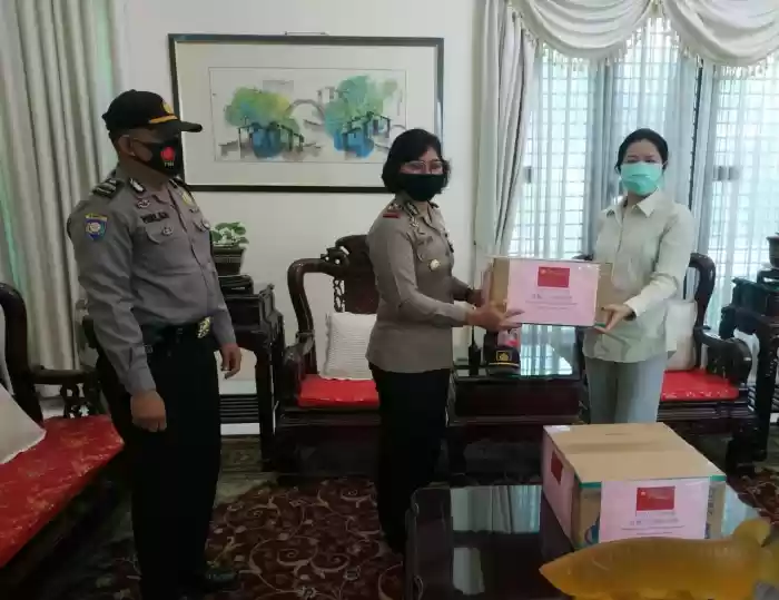 Polsek Medan Baru Terima Bantuan Masker dari Konjen RRT
