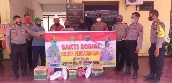 Polsek Perdagangan Salurkan Sembako Kepada Masyarakat 
