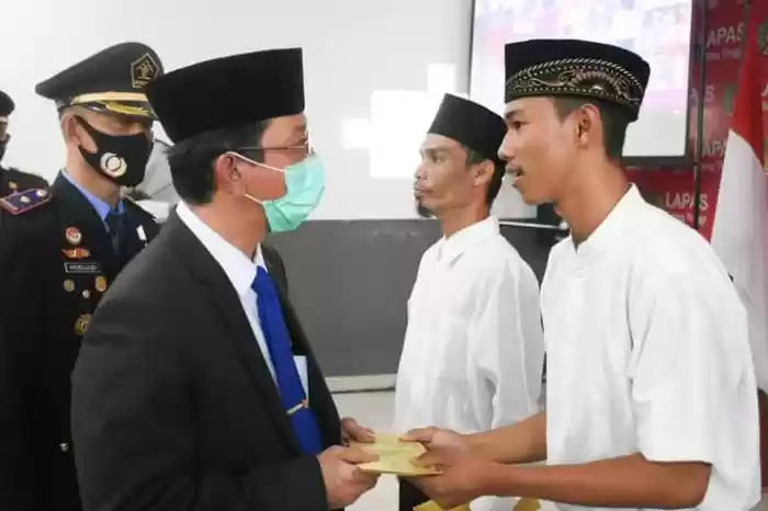 HUT Kemerdekaan RI Ke-75, 806 Warga Binaan Lapas Tebingtinggi Terima Remisi 