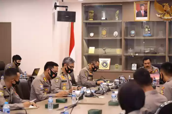 Kabaharkam Polri: Pekerjaan Polisi Sesungguhnya Adalah Sholat