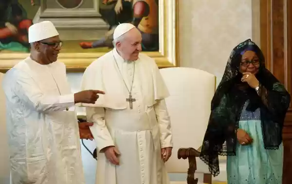 Pembrontak Menahan Presiden dan Sejumlah pejabat Tinggi Pemerintah