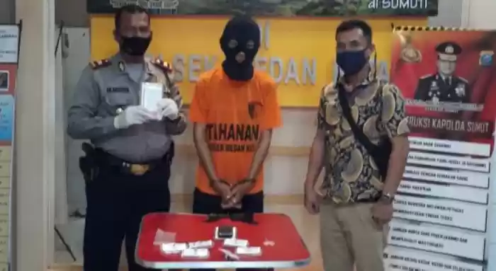 Modus Ingin Pembeli, Ternyata Pria Ini Curi Powerbank di Toko