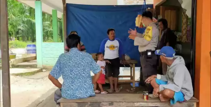 Bhabinkamtibmas Desa Tarean Sosialisasi AKB kepada Masyarakat