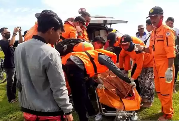 Mayat Pencari Kerang Mengapung di DAS