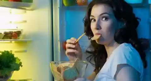 Begini Cara Mengurangi Nafsu Makan dan Ngemil 