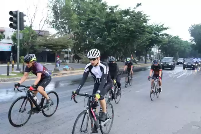 Bersepeda bersama PJU, Kapolda Sumut pantau situasi kamtibmas di seputaran Kota Medan. 