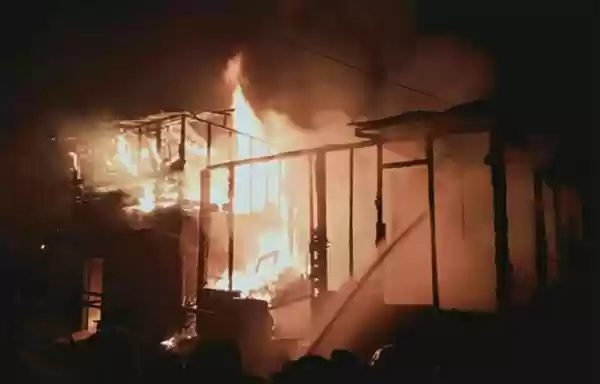 Si Jago Merah Lalap Rumah di Padangsidimpuan