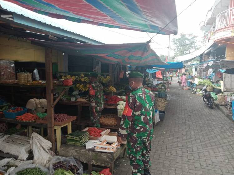 Gempur Covid-19, Babinsa Koramil 03/SBL Tak Lelah Edukasikan Prokes 5M di Sibolangit