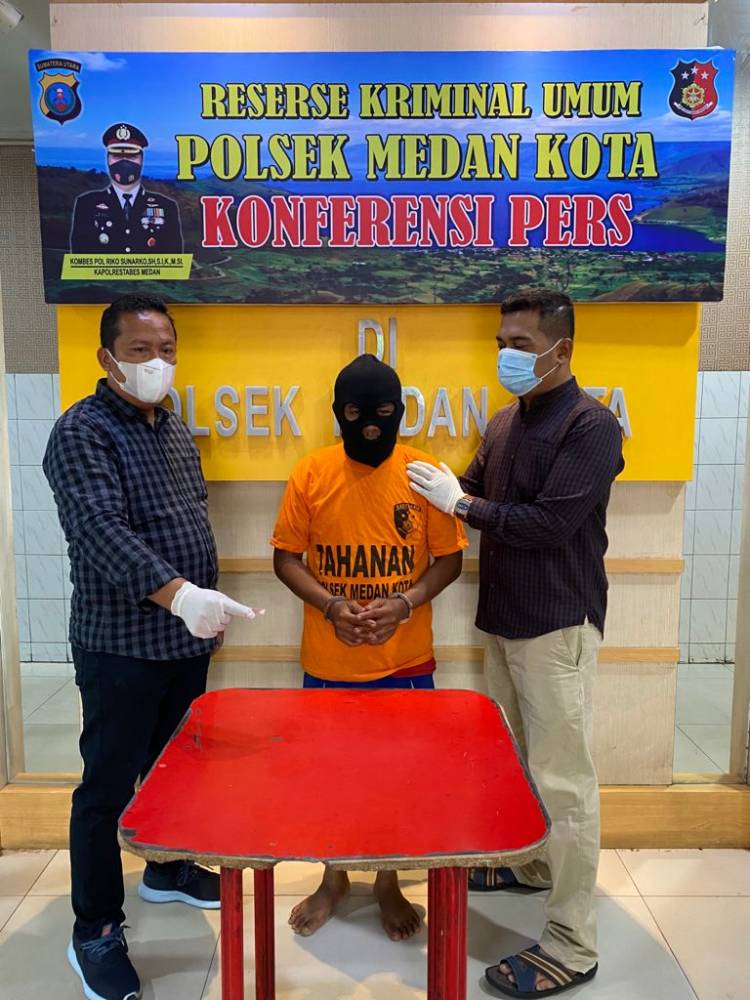 Habis Beli Natkoba Jalan Jati, Disambut Polsek Medab Kota