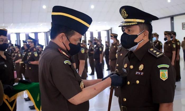 Sumanggar Siagian Resmi Dilantik Jadi Koordinator di Kejati Kalbar
