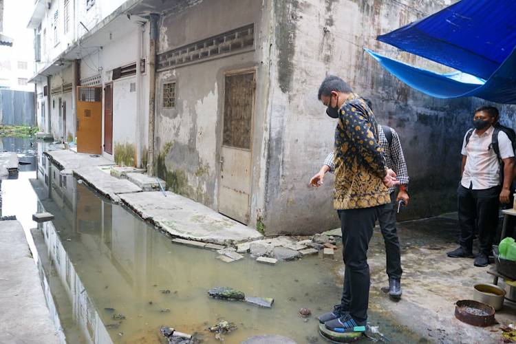 Sering Cek DM, Bobby Nasution Respon Keluhan Warga di Jalan Bulan