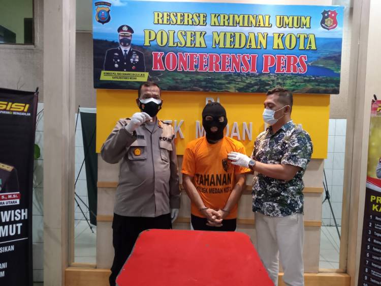 Pembeli Sembunyikan Sabu di Sarung Tangan Motor