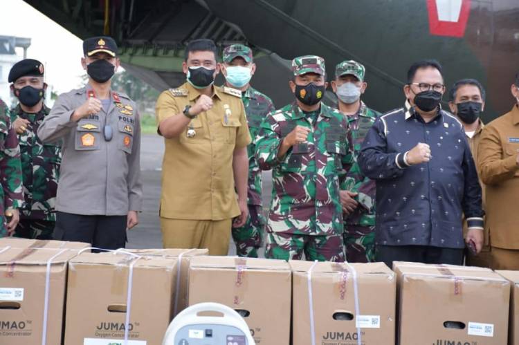 Kasdam I/BB Terima Bantuan Oksigen Concentator dari Panglima TNI