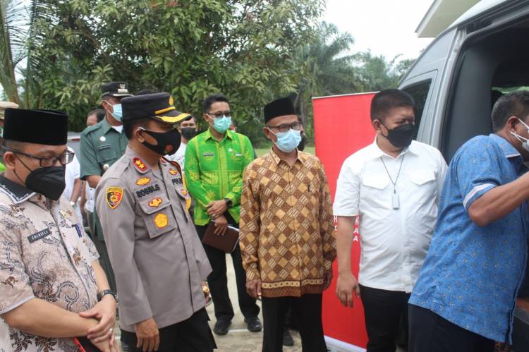 Kapolres Sergai Dampingi Kabinda Sumut Tinjau Lokasi Vaksinasi Massal Pelajar