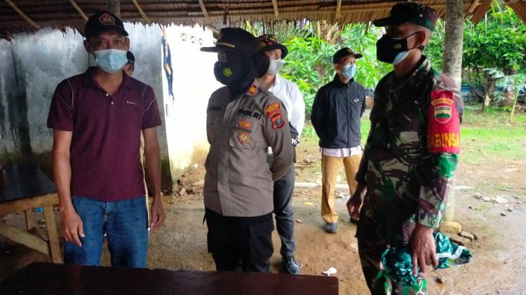 Polsek Patumbak Bersama Tiga Pilar Gerebek Warung Pak Kulit
