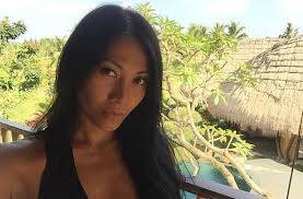 Pakai Bikini, Anggun Pamer Body Mulus