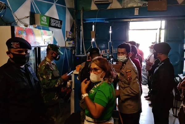 Bersama Unsur Terkait, Brimob Polda Sumut Gencarkan Ops Yustisi di Kecamatan Medan Area