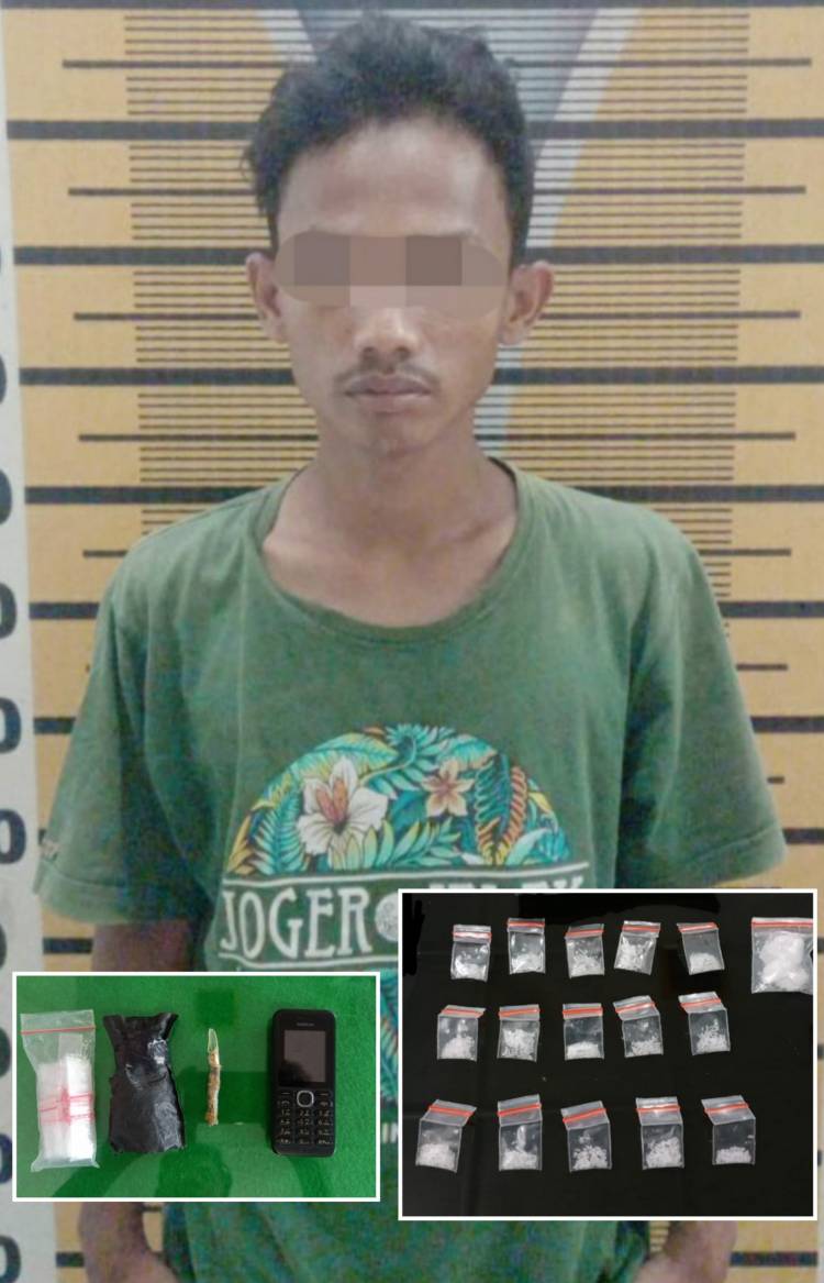 Jual Shabu Di Bawah Pohon Ceri,  Pemuda Ini Di Tunggui Polisi