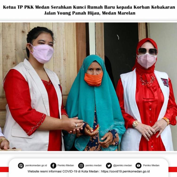 Ketua TP PKK Medan Serahkan Kunci Rumah Baru kepada Korban Kebakaran