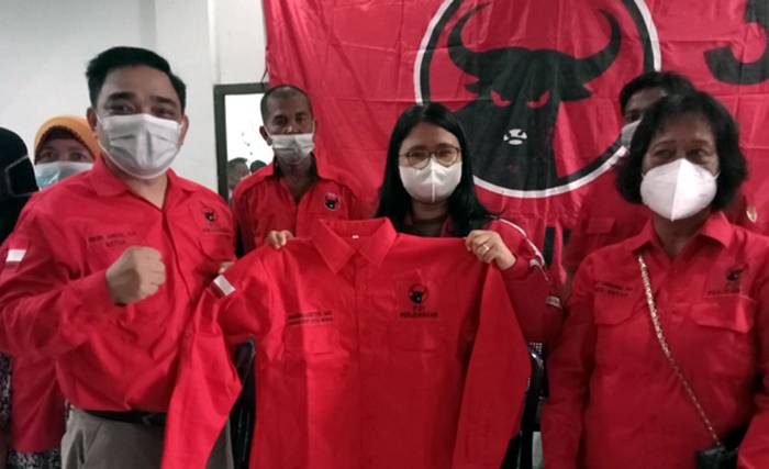 PAC PDI Perjuangan Medan Labuhan Dukung Peluncuran Buku Panda Nababan