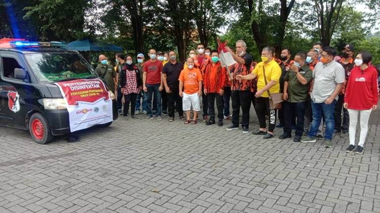 Komunitas SATU HATI dan Wartawan DPRD Medan Berbagi Kebahagian di HUT ke-76 RI