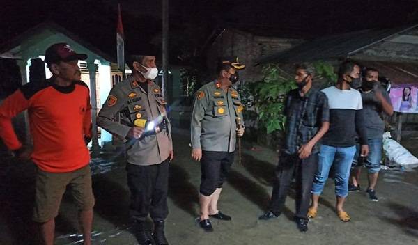 Polres Batubara Dirikan Posko dan Distribusikan Bantuan Kapolda Sumut untuk Korban Banjir