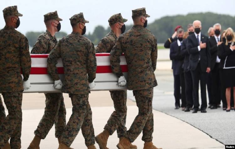 Sebanyak 13 Tentara AS Tewas Akibat Serangan Bom di Bandara Kabul, Joe Biden Beri Penghormatan
