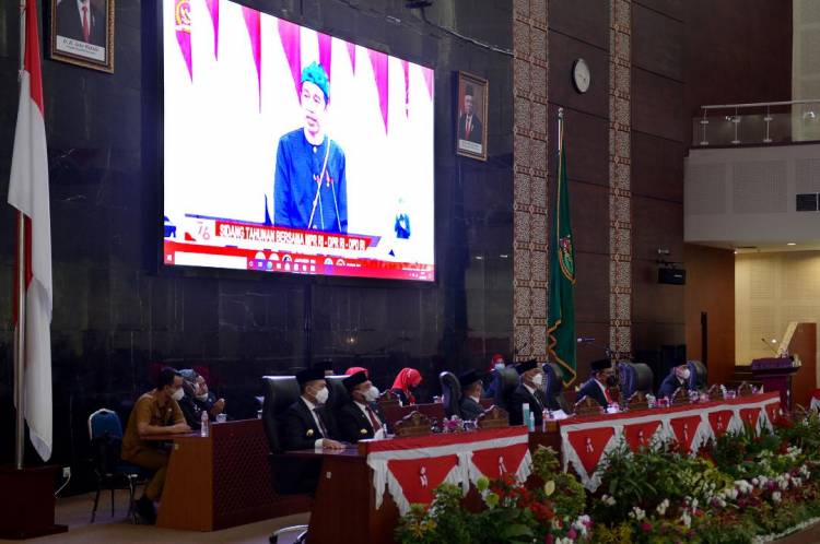 Edy Rahmayadi Saksikan Pidato Kenegaraan Presiden di HUT ke-72 RI,  Semua Harus Berusaha Berbuat