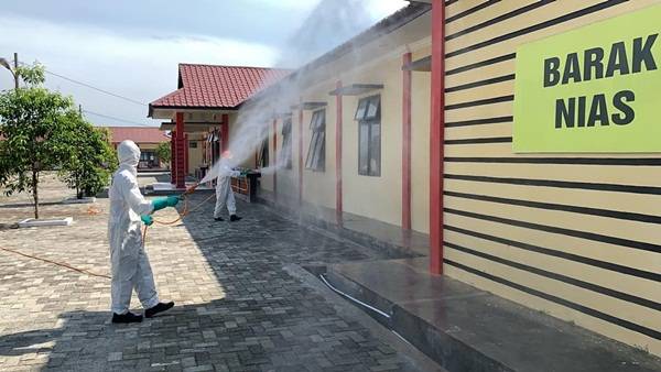 KBR Detasemen Gegana Brimob Sumut Sterilkan SPN Hinai