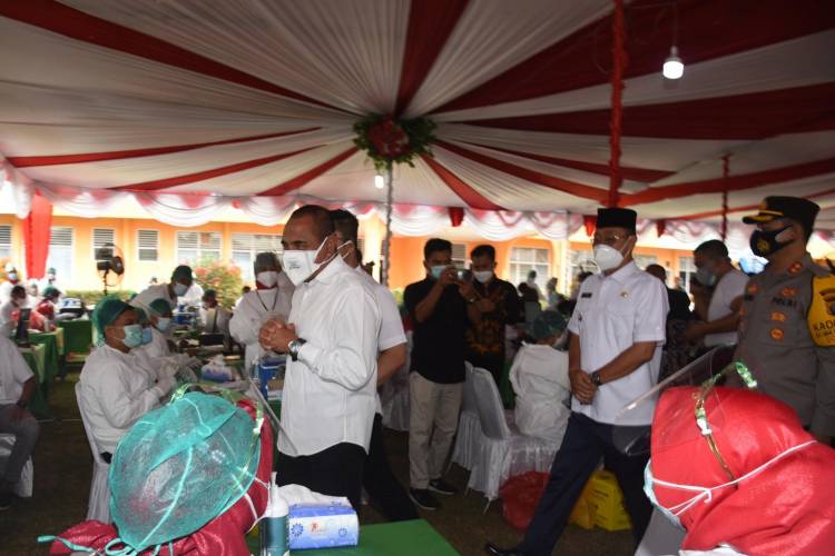 Sebanyak 58.000 Masyarakat/Karyawan Perkebunan Divaksin