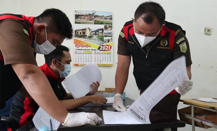 Diduga Korupsi Dana BUMDes, Tim Pidsus Kejari Labuhanbatu Geledah Kantor Dinas PMD