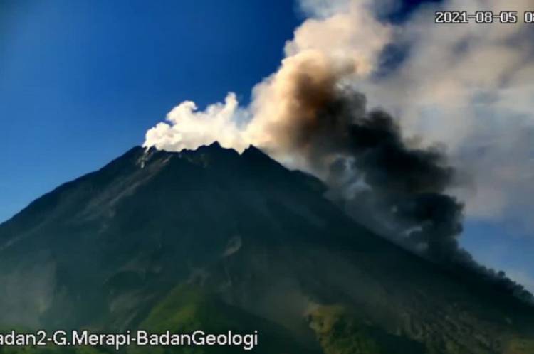 Berstatus Level III, Gunung Merapi Kembali Luncurkan Awan Panas Guguran