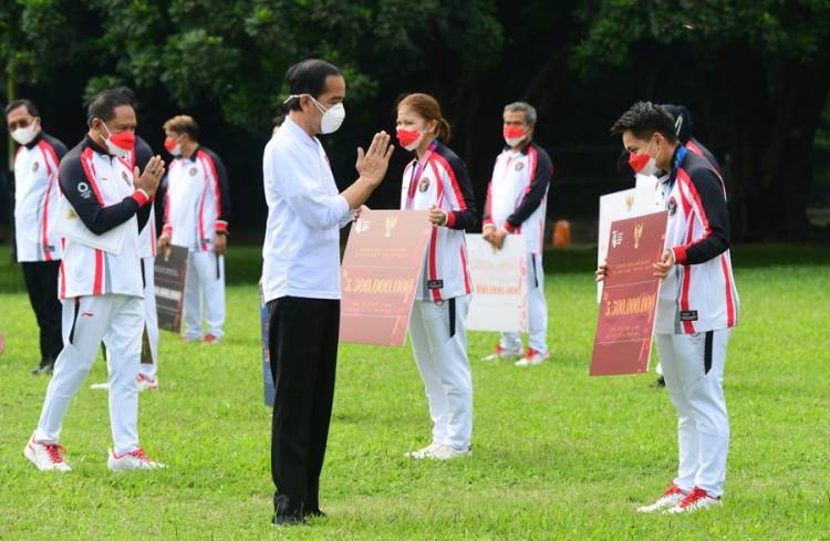 Akhirnya Presiden Joko Widodo Umumkan Bonus yang Diterima Atlet Peraih Medali Olimpiade Tokyo 2020