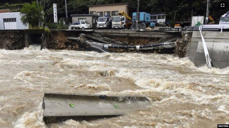 Diterjang Hujan Deras, Jepang Dirundung Banjir dan Longsor