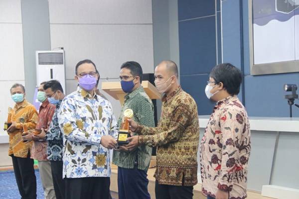 Anies Baswedan Serahkan Anugerah Jurnalistik Mohammad Husni Thamrin ke-47