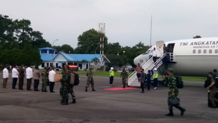 Panglima TNI dan Kapolri Tiba di Medan Via Lanud Soewondo