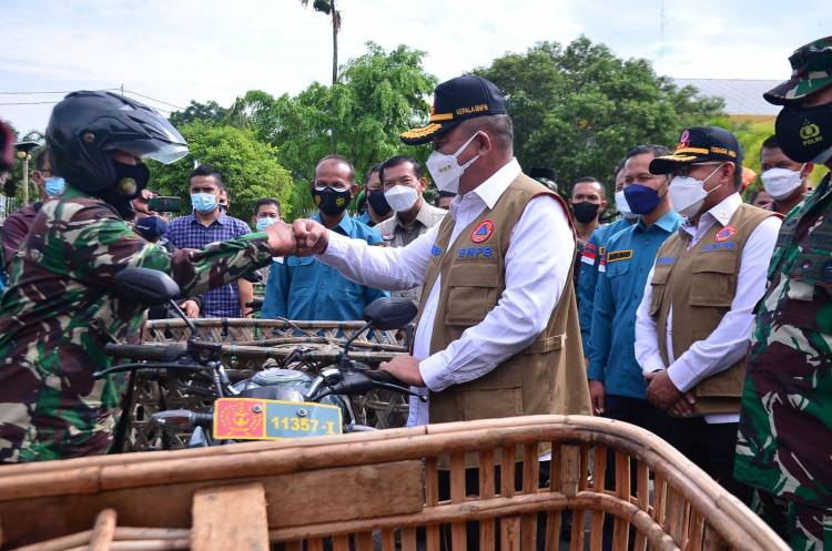 Kepala BNPB Apresiasi Inisiasi Korem 031/WB Dirikan Dapur Umum