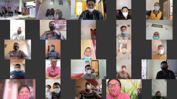 Pengurus Cabang Bhayangkari Simalungun Gelar Ajangsana Virtual Pembagian Sembako Kepada Personil Yang Melaksanakan Isoman