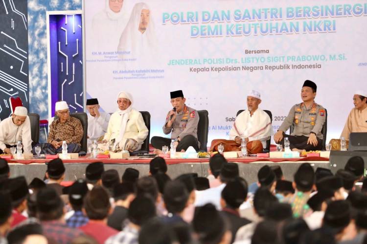 Kapolri Hadiri Khotmil Qur'an dari Polri untuk Negeri di Ponpes Lirboyo Kediri