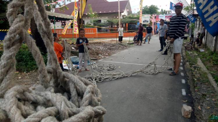 Buat Hal Beda, Warga Amplas Lomba Tarik Tambang Sepanjang 250 Meter Semarakkan HUT Kemerdekaan RI-77 Tahun