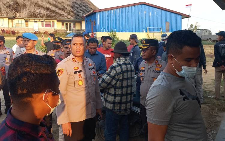 Berkat Ketegasan Kapolres AKBP Ronny Nicolas Sidabutar, Massa Yang Sempat Ribut Ahirnya Bubar