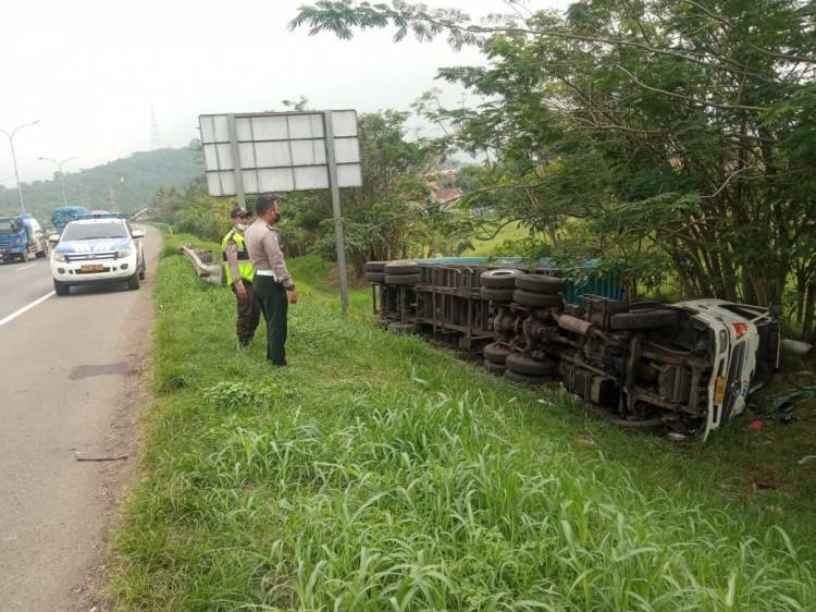 Ruas Jalan Tol Kembali Rebut Nyawa Supir Truk